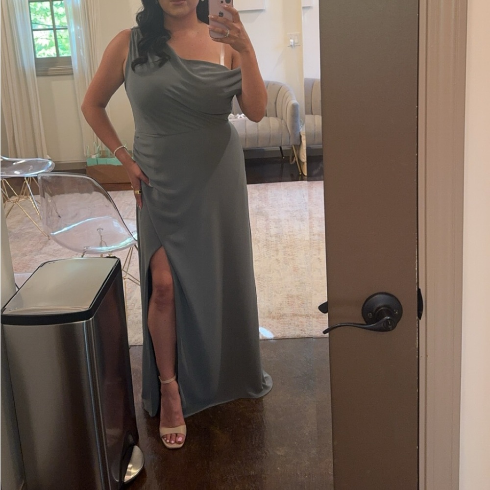 Show me your mumu brand dress.